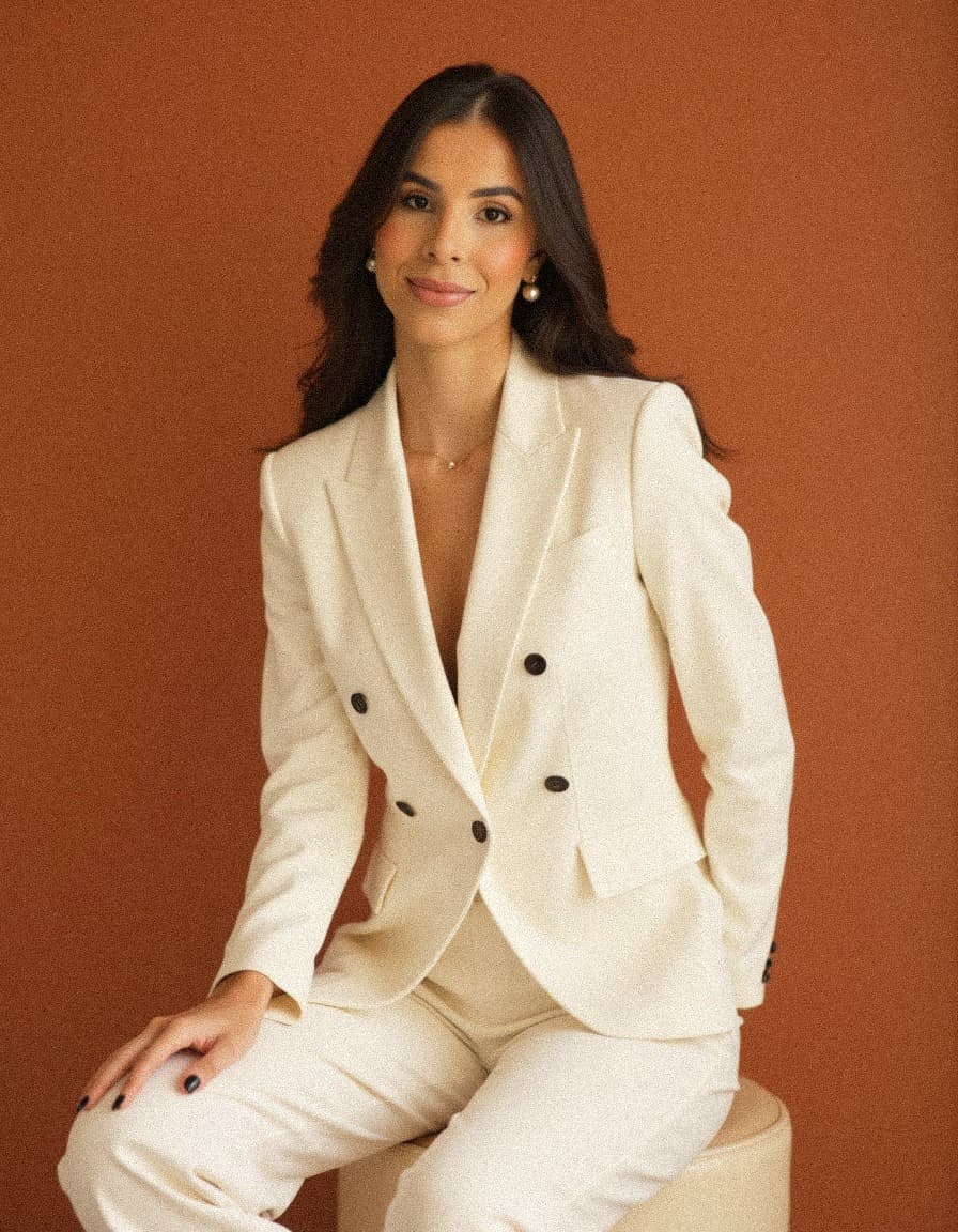 Carolina Oliveira — Educadora Financeira